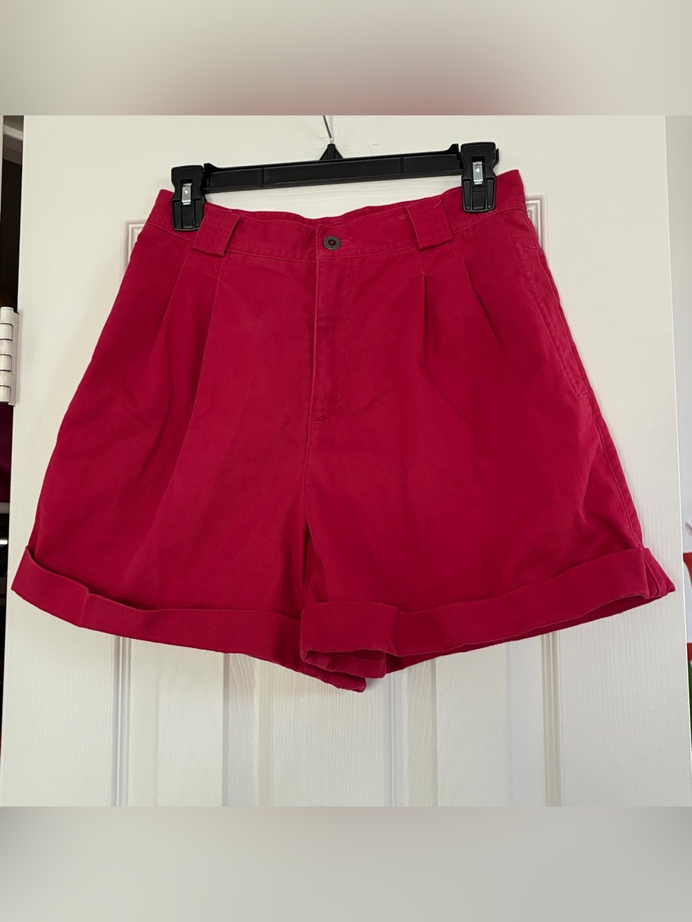 Vintage 1980s High Rise Cuffed Pleated Liz Sports Cotton Twill Shorts *Size 10P